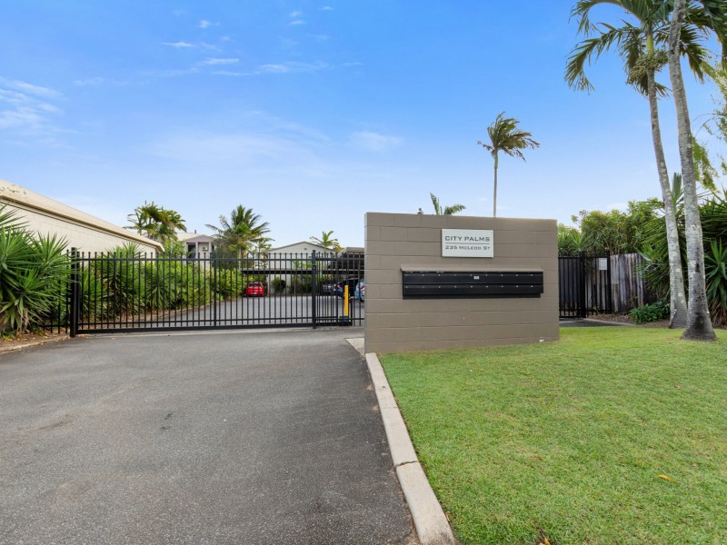 2/235-237 McLeod Street, Cairns North QLD 4870