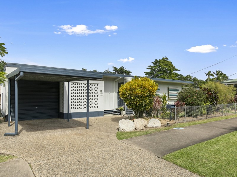 121 Greenslopes Street, Edge Hill QLD 4870