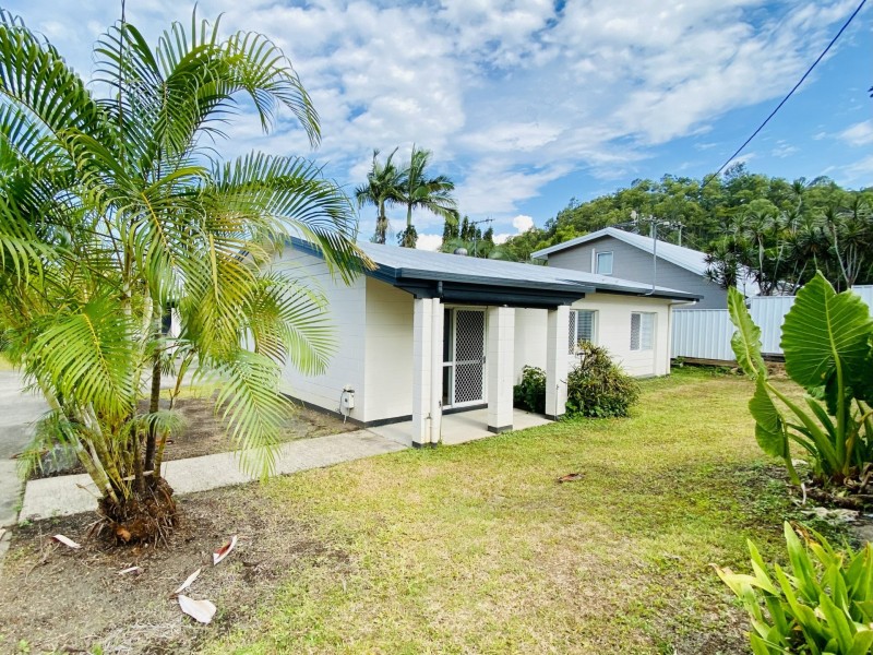 1/4 McManus Street, Whitfield QLD 4870
