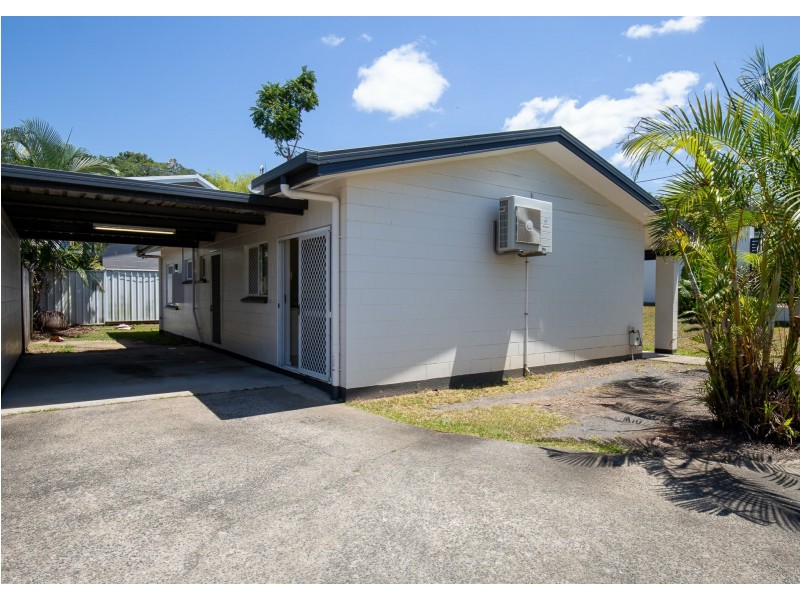 1/4 McManus Street, Whitfield QLD 4870