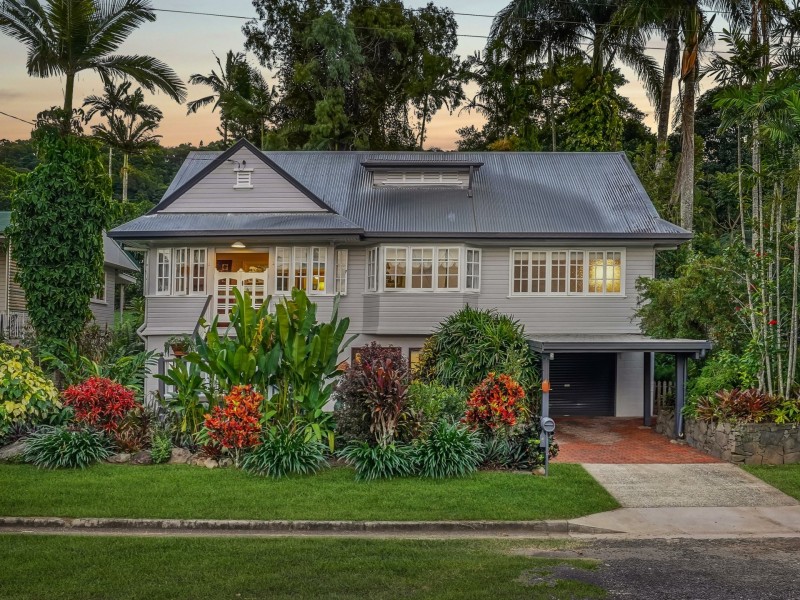 5 Bradford Street, Whitfield QLD 4870