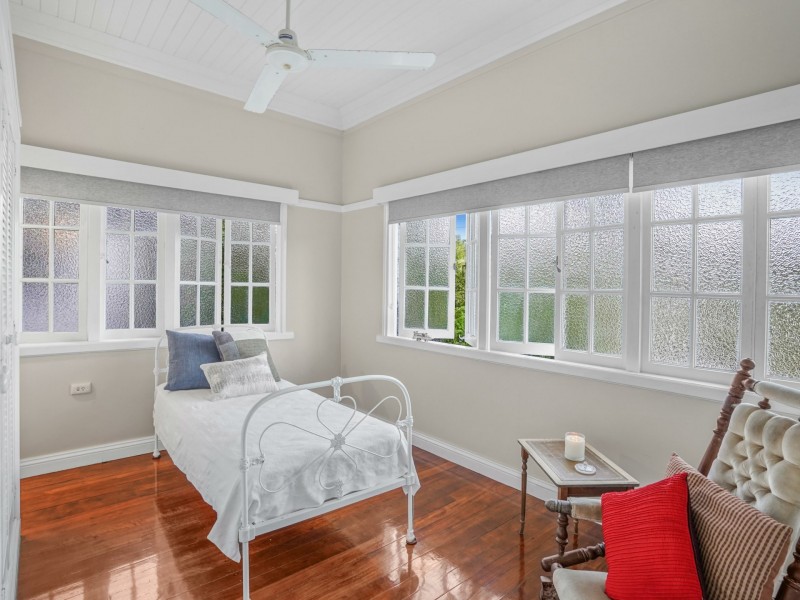 5 Bradford Street, Whitfield QLD 4870