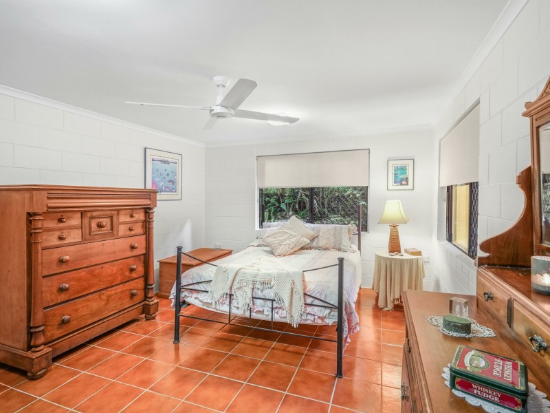 5 Bradford Street, Whitfield QLD 4870