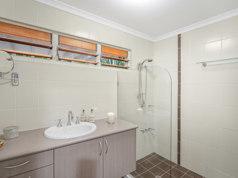 5 Bradford Street, Whitfield QLD 4870