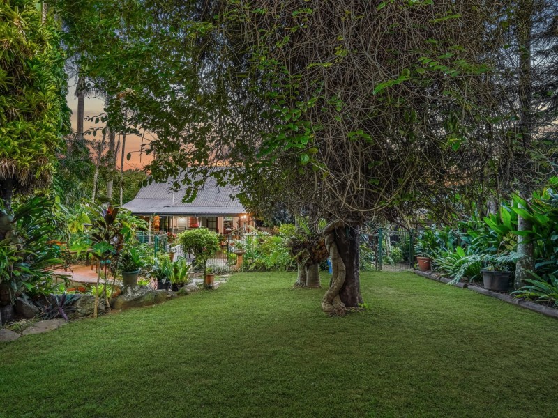 5 Bradford Street, Whitfield QLD 4870