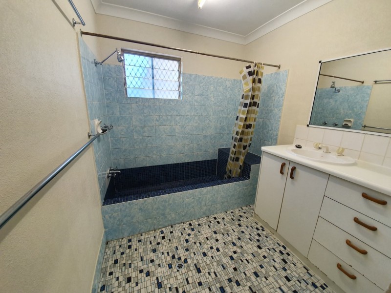 9 Alma Close, Woree QLD 4868