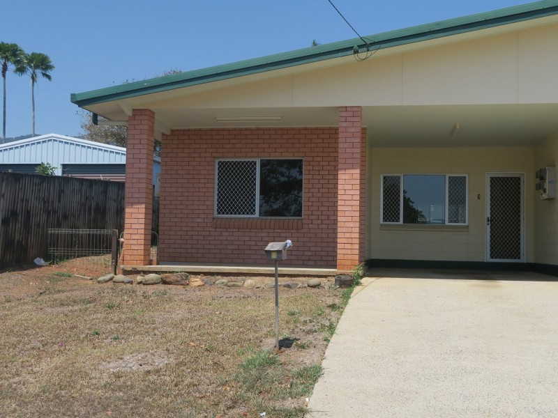 1/5 Angela Street, Woree QLD 4868