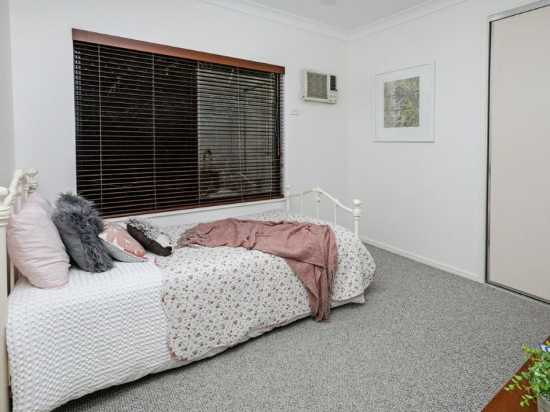 32 Shamrock Avenue, Brinsmead QLD 4870