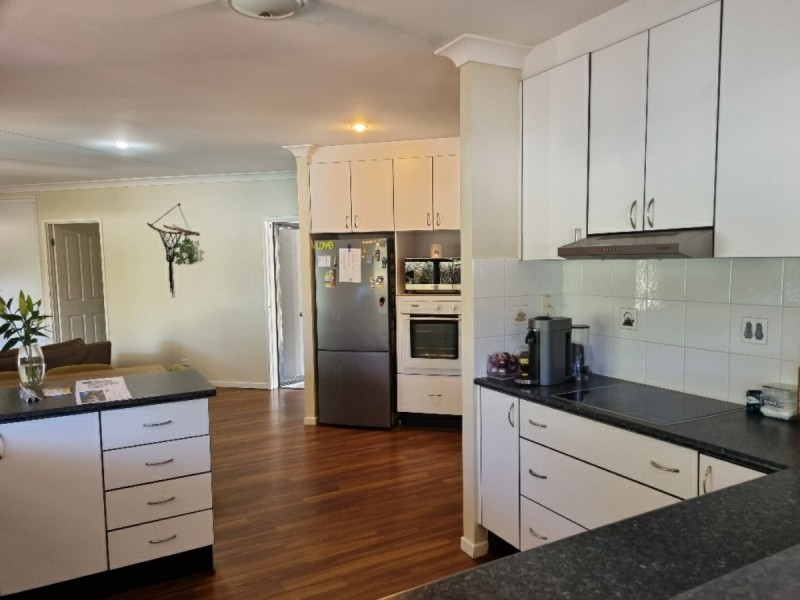 19 Fairley Street, Redlynch QLD 4870