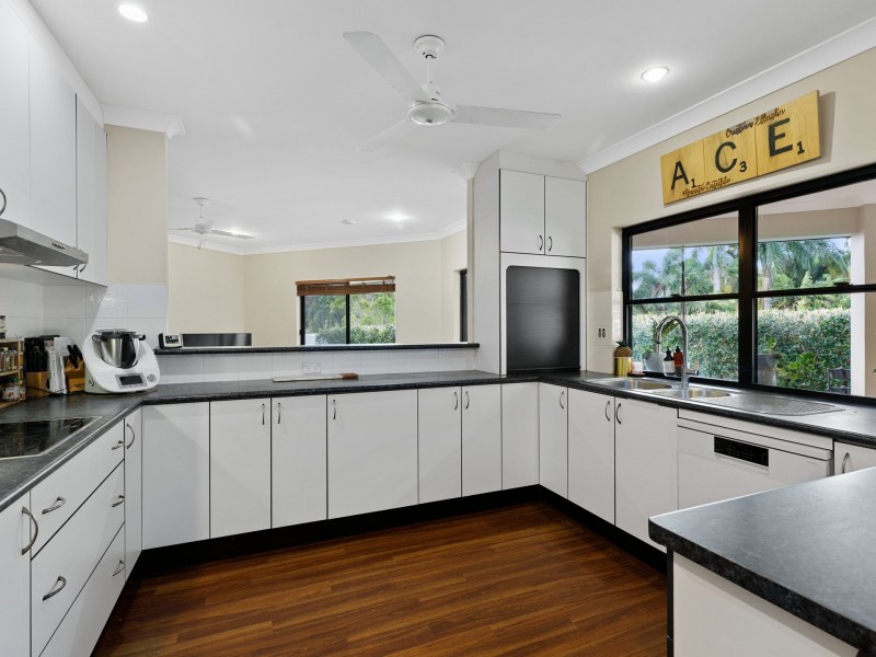 19 Fairley Street, Redlynch QLD 4870