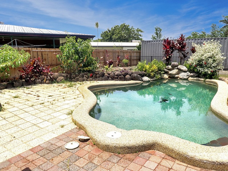 11 Pepperina Street, Mooroobool QLD 4870