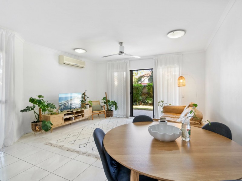 2/157 Martyn Street, Manunda QLD 4870