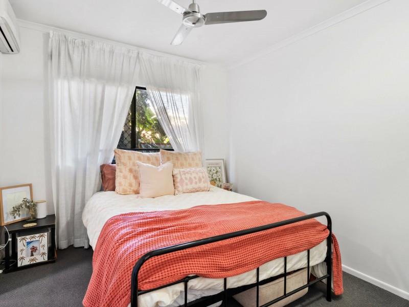 2/157 Martyn Street, Manunda QLD 4870