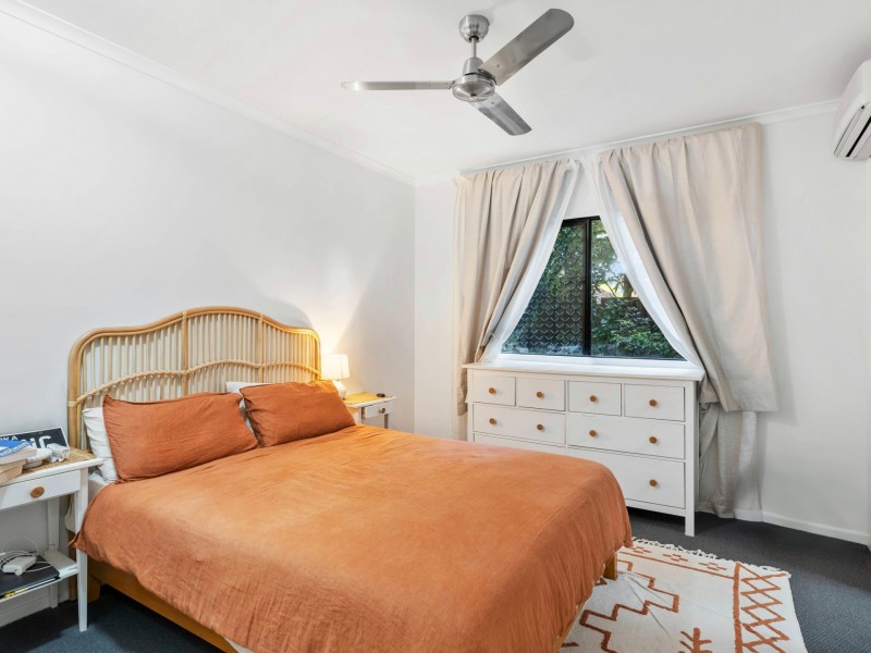 2/157 Martyn Street, Manunda QLD 4870