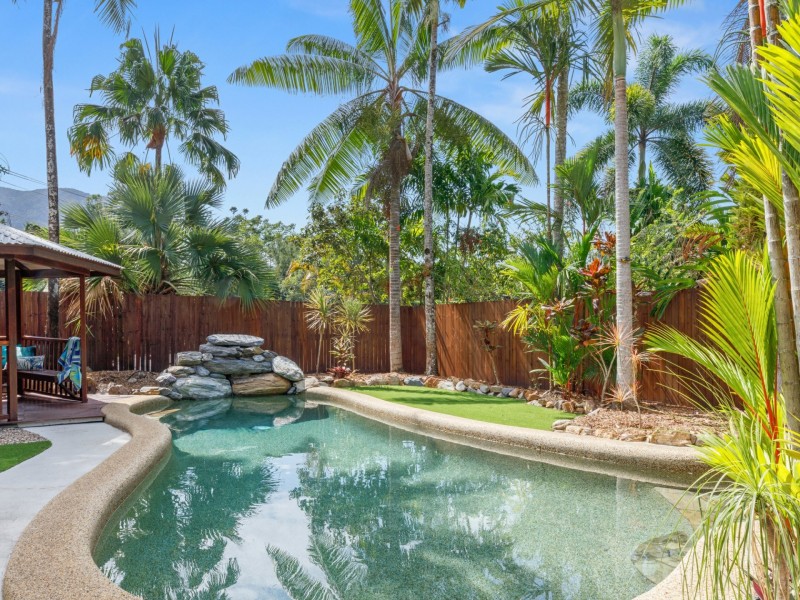 15 Granite Close, Brinsmead QLD 4870