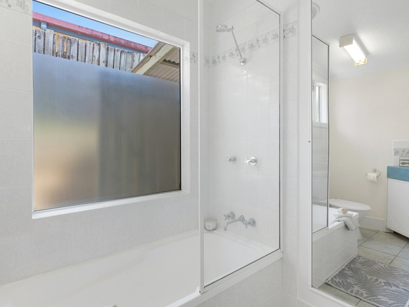 15 Granite Close, Brinsmead QLD 4870