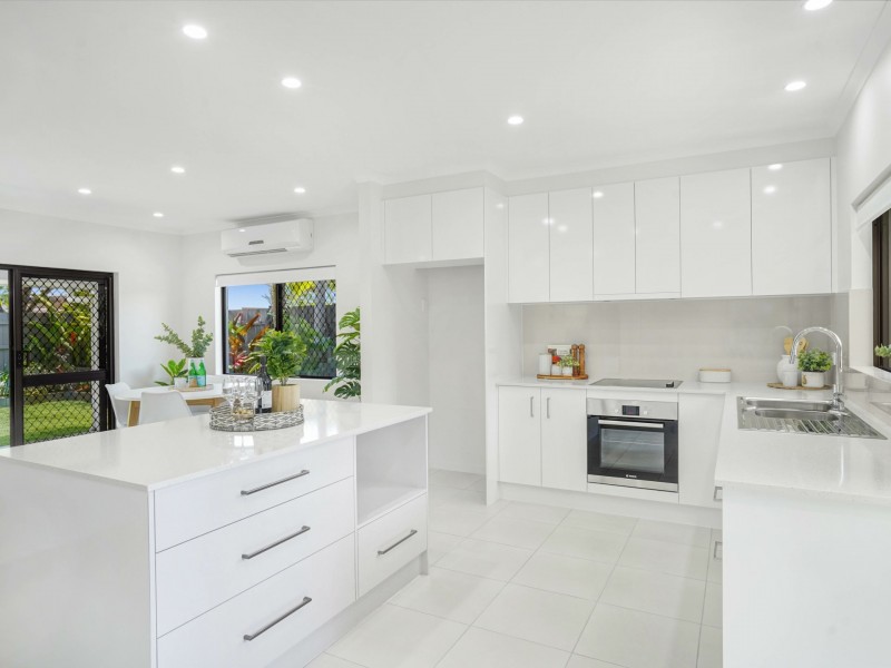 11 Trucano Close, Whitfield QLD 4870
