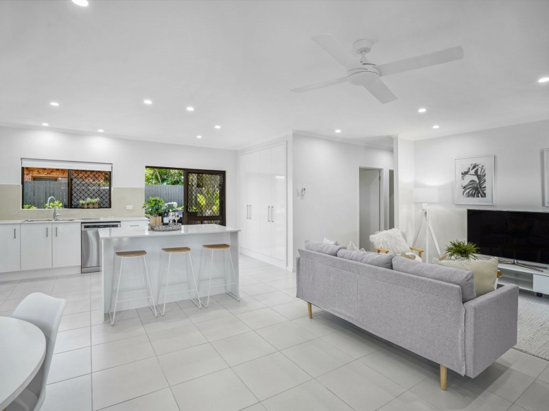 11 Trucano Close, Whitfield QLD 4870
