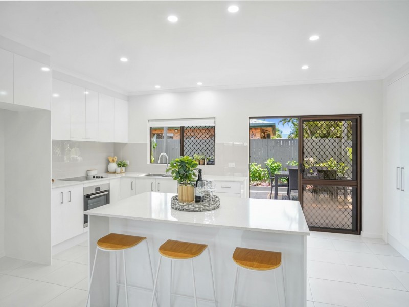 11 Trucano Close, Whitfield QLD 4870