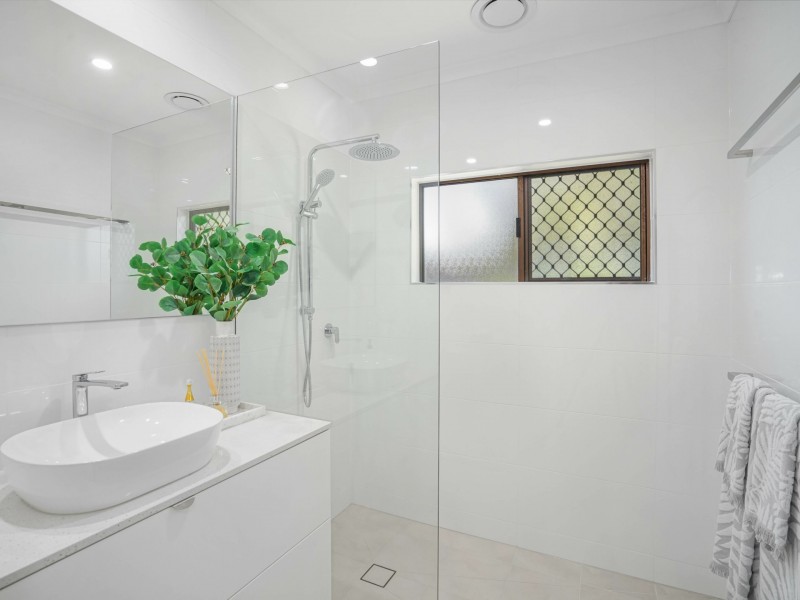 11 Trucano Close, Whitfield QLD 4870