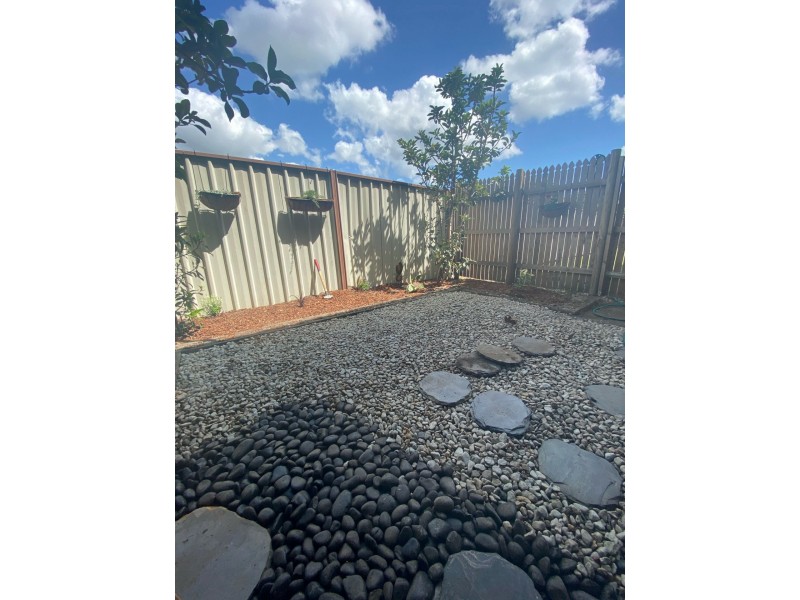 2/64 Pease Street, Manunda QLD 4870