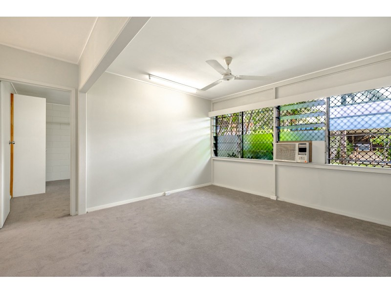 2/249-251 Sheridan Street, Cairns North QLD 4870