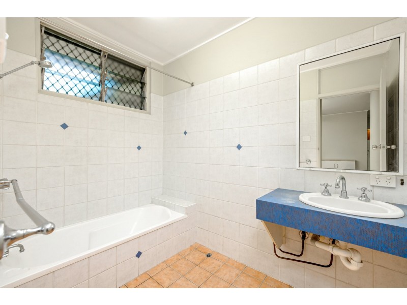 2/249-251 Sheridan Street, Cairns North QLD 4870