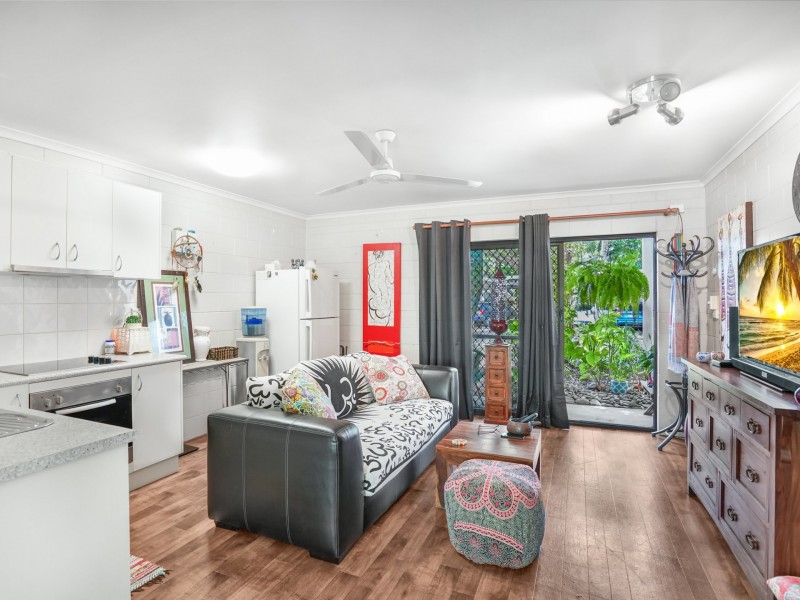 6/4 McPherson Close, Edge Hill QLD 4870
