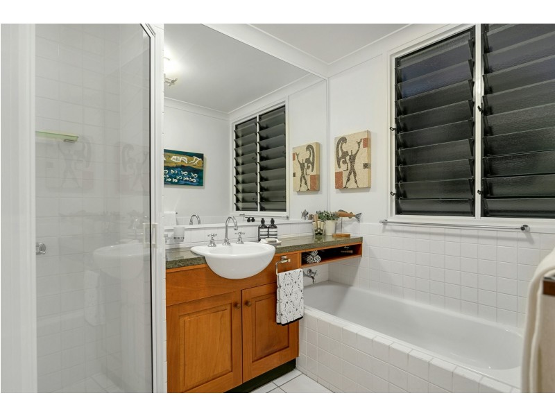 2-4 Kevin Street, Whitfield QLD 4870