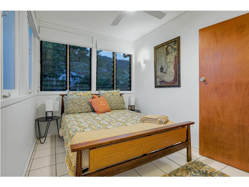 2-4 Kevin Street, Whitfield QLD 4870