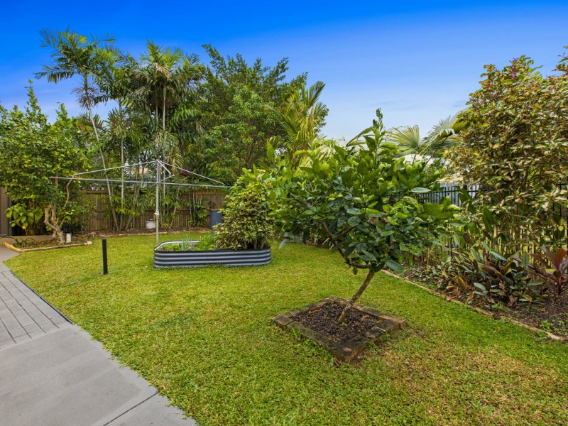 2-4 Kevin Street, Whitfield QLD 4870