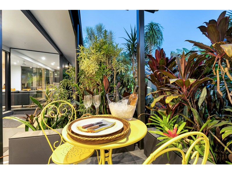 2-4 Kevin Street, Whitfield QLD 4870