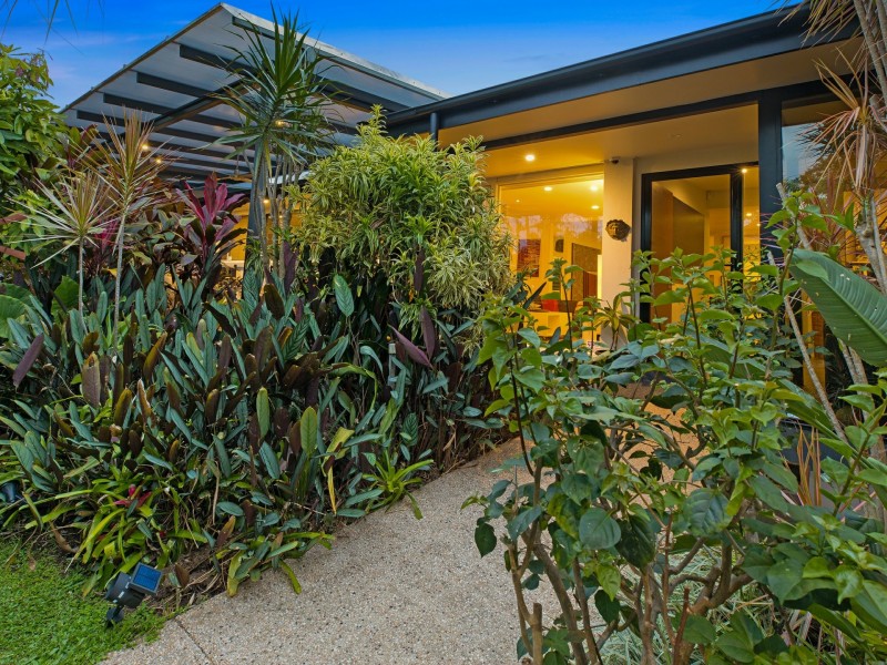 2-4 Kevin Street, Whitfield QLD 4870