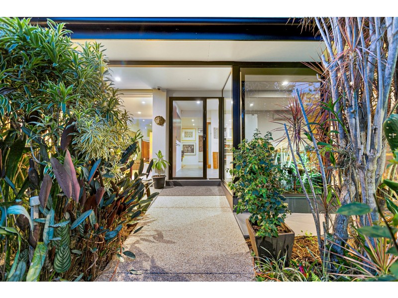 2-4 Kevin Street, Whitfield QLD 4870