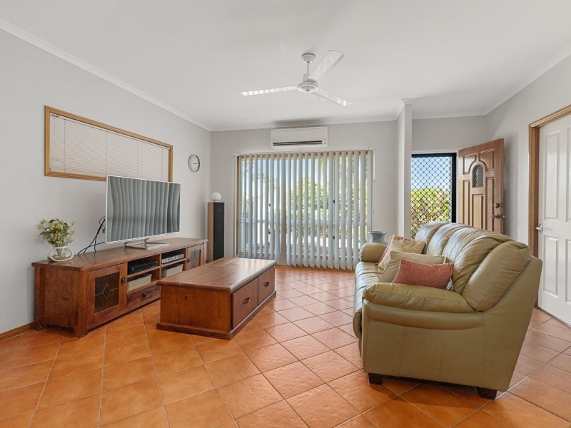 25 Majestic Street, Kamerunga QLD 4870