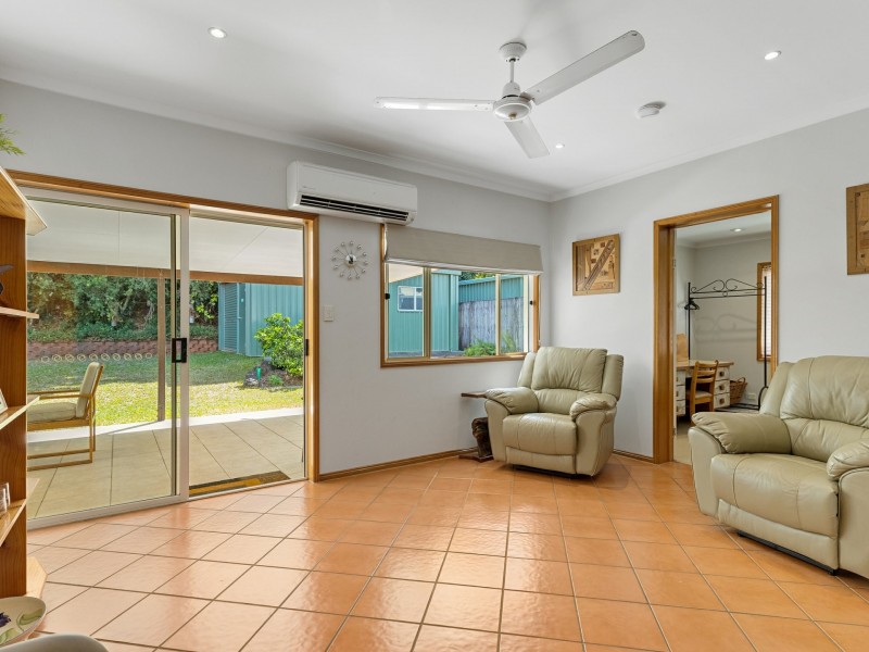 25 Majestic Street, Kamerunga QLD 4870