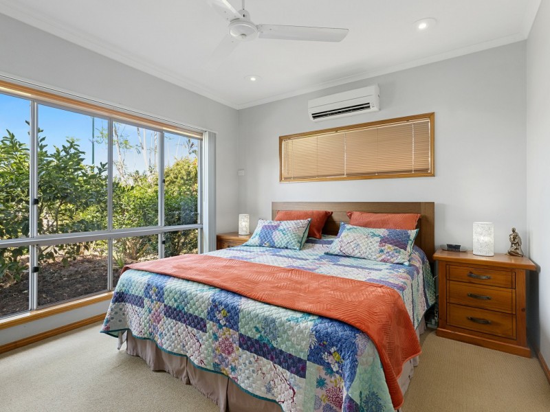 25 Majestic Street, Kamerunga QLD 4870