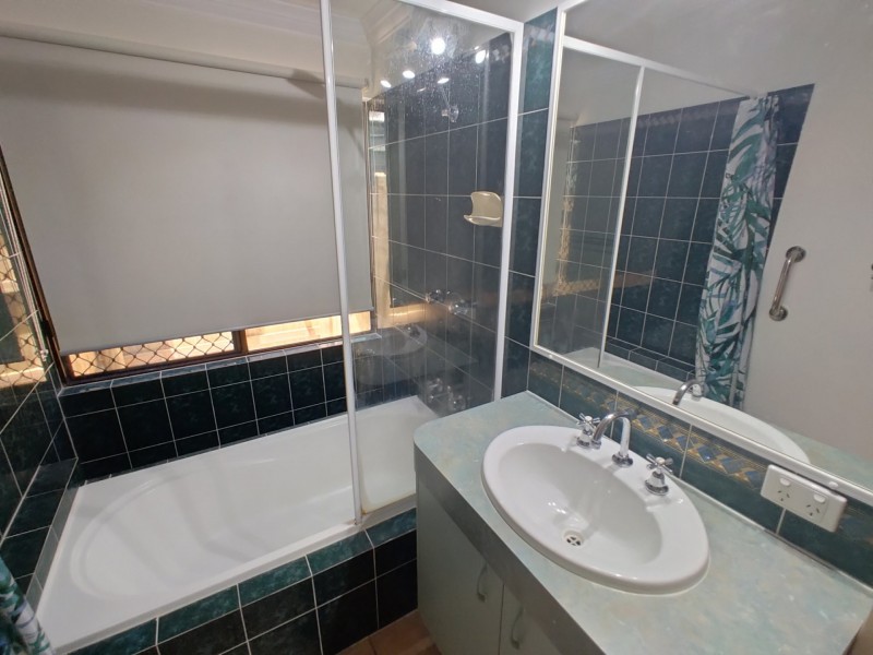 43 Meander Close, Brinsmead QLD 4870