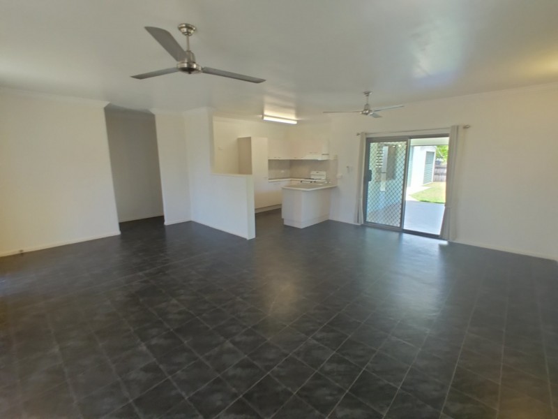 43 Meander Close, Brinsmead QLD 4870
