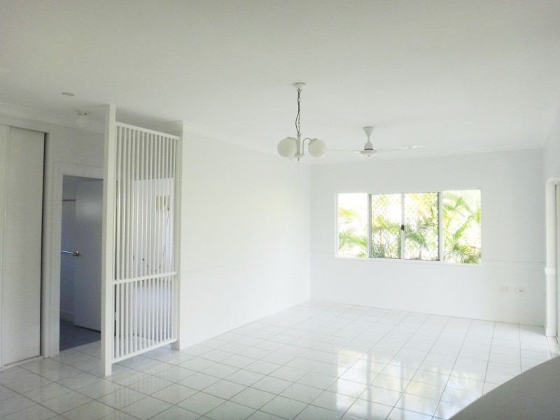 8/12 Grantala Street, Manoora QLD 4870