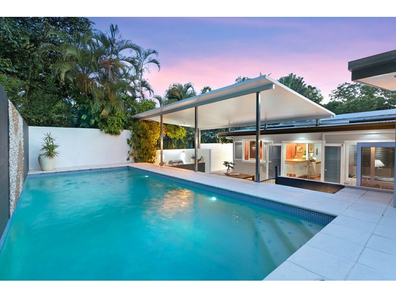 8 Walsh Street, Edge Hill QLD 4870