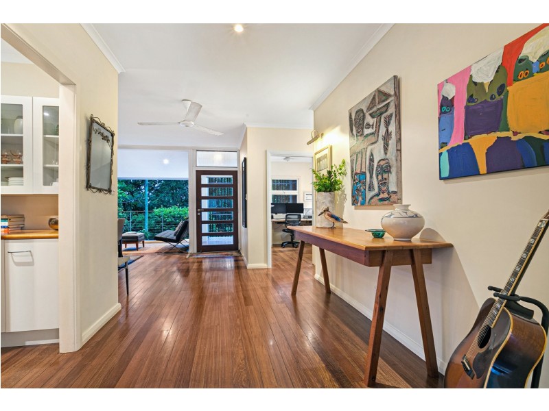 8 Walsh Street, Edge Hill QLD 4870