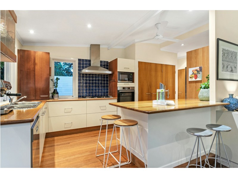 8 Walsh Street, Edge Hill QLD 4870