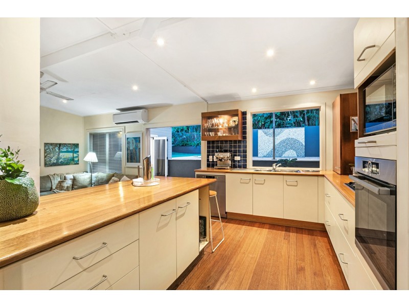 8 Walsh Street, Edge Hill QLD 4870