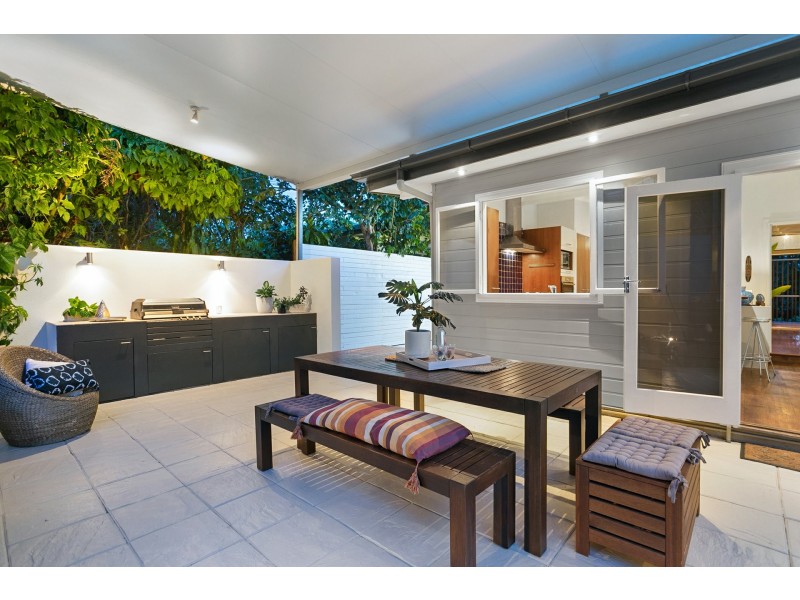 8 Walsh Street, Edge Hill QLD 4870