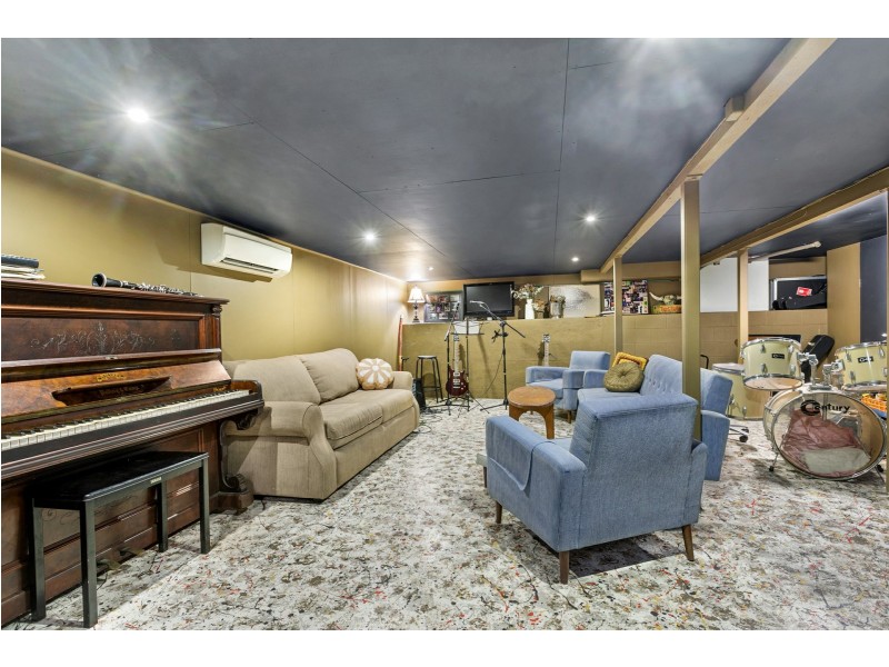 8 Walsh Street, Edge Hill QLD 4870