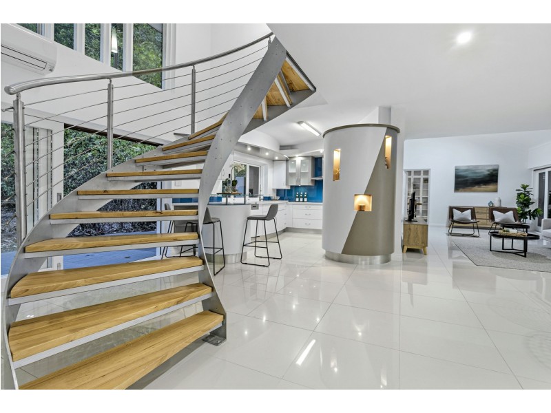 106-108 Nolan Street, Whitfield QLD 4870