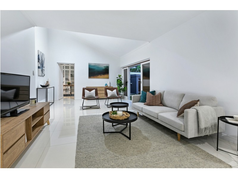 106-108 Nolan Street, Whitfield QLD 4870