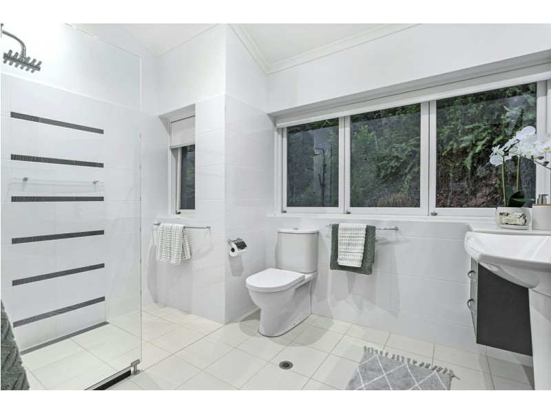 106-108 Nolan Street, Whitfield QLD 4870