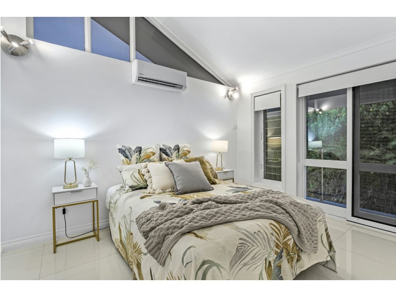 106-108 Nolan Street, Whitfield QLD 4870